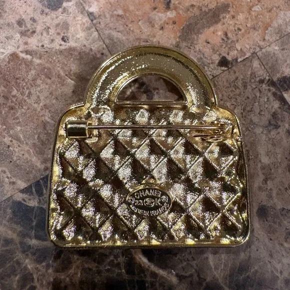 Gold and Red Quilted Brooch - Picture 2 of 2